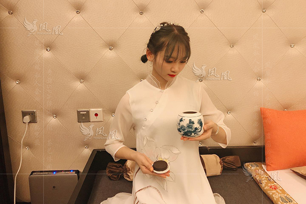 深圳珠海男士特色足疗商务娱乐会馆哪家好,这家回头率高,服务无可挑剔